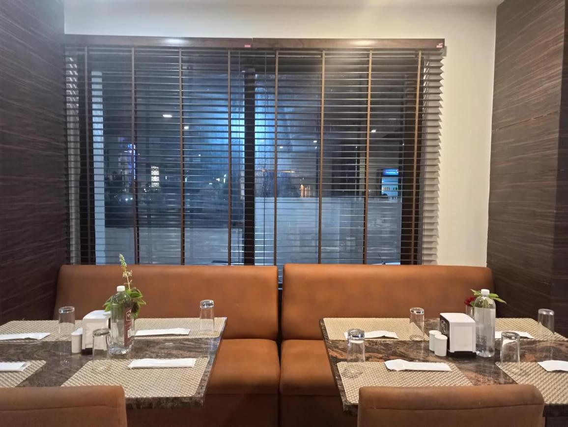 Rns One Hotel Subrahmanya Luaran gambar
