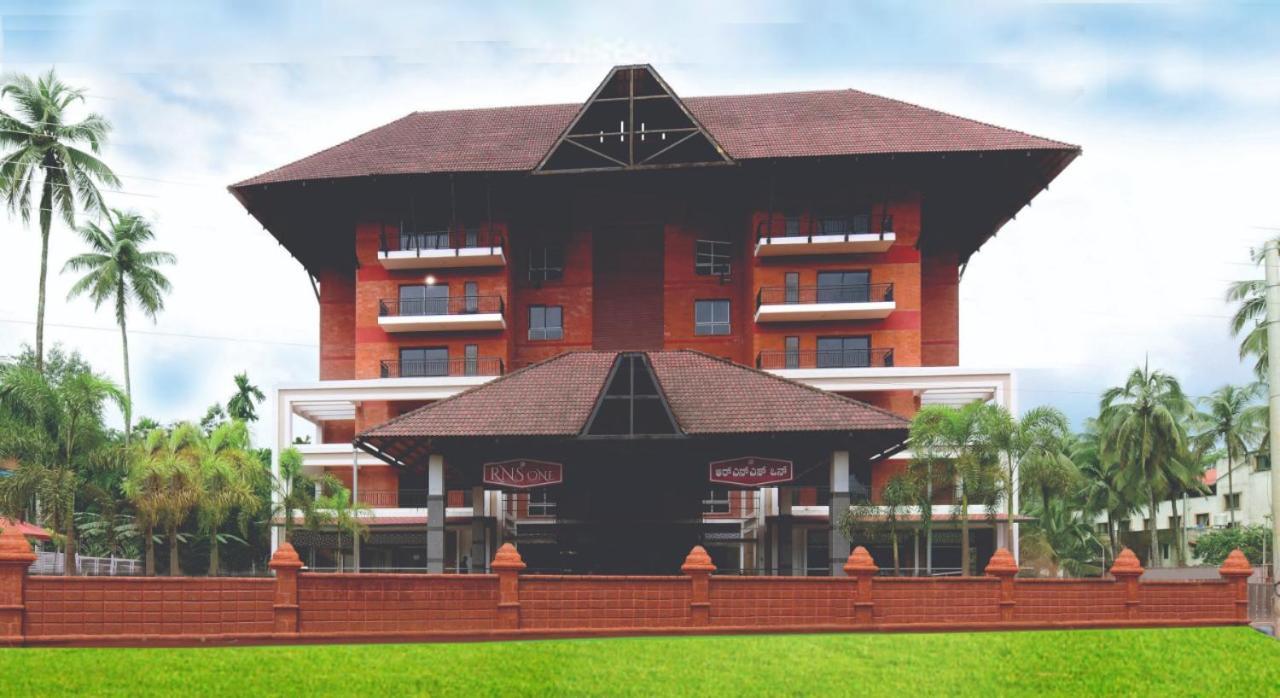 Rns One Hotel Subrahmanya Luaran gambar